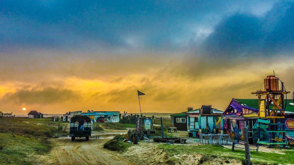 Lobo Hostel Bar كابو بولونيو المظهر الخارجي الصورة